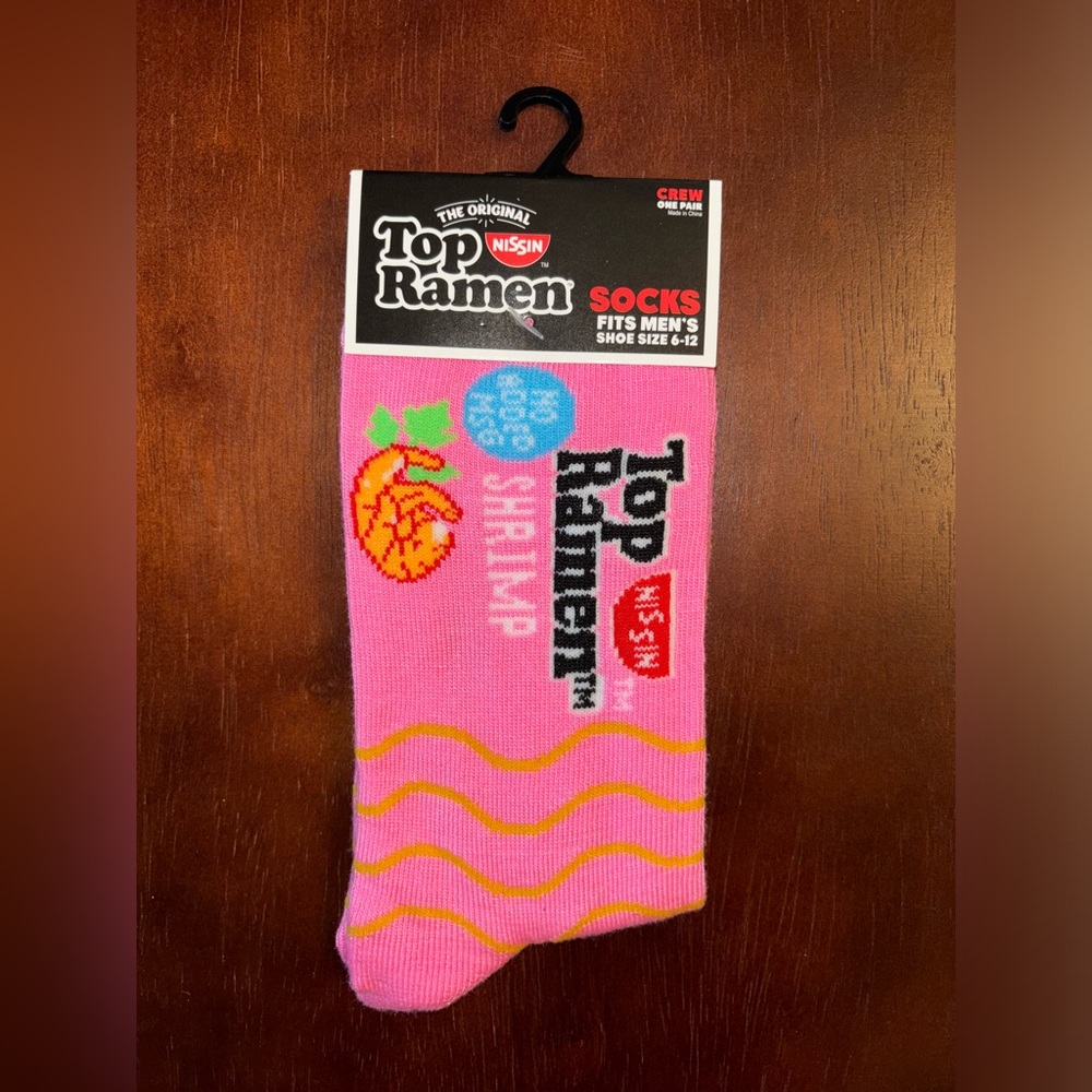 TOP RAMEN NOVELTY CREW SOCKS NWT MEN’S SHOE SIZE 6-12